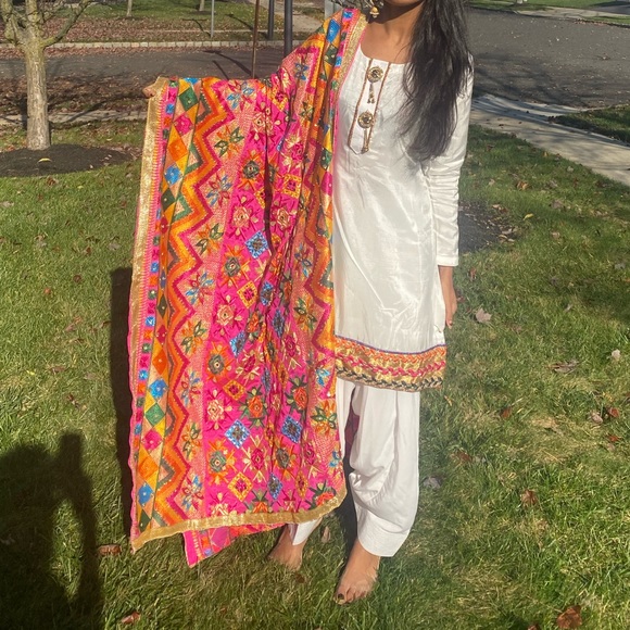 Bollywood Punjabi suit with phulkari dupatta - Picture 4 of 4